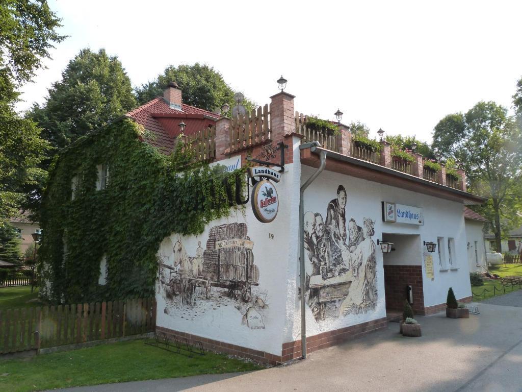Landhaus Dargelin Hotel Behrenhoff Екстериор снимка
