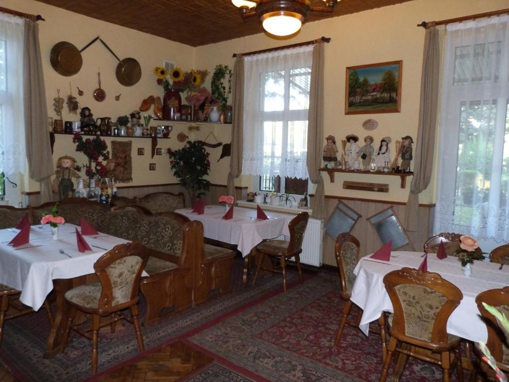 Landhaus Dargelin Hotel Behrenhoff Екстериор снимка