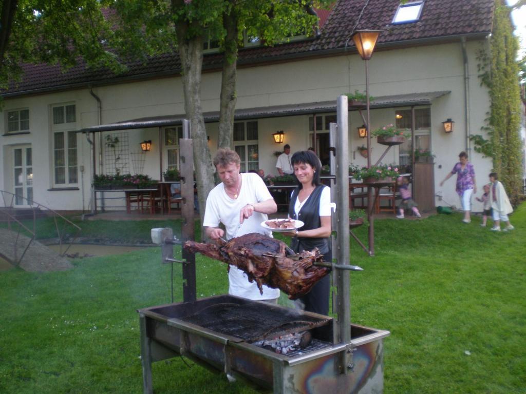 Landhaus Dargelin Hotel Behrenhoff Екстериор снимка