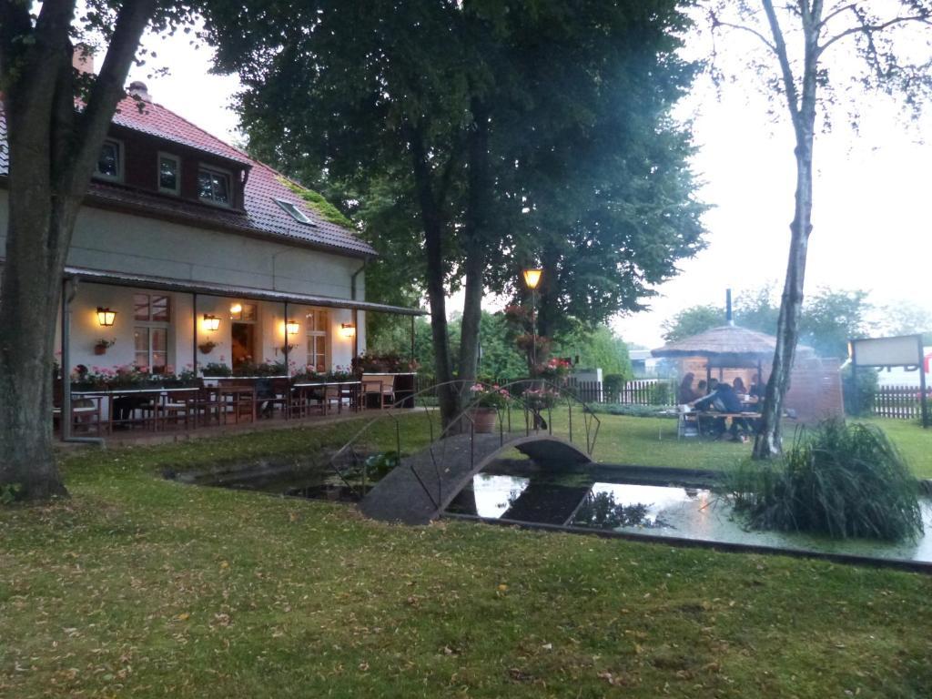 Landhaus Dargelin Hotel Behrenhoff Екстериор снимка