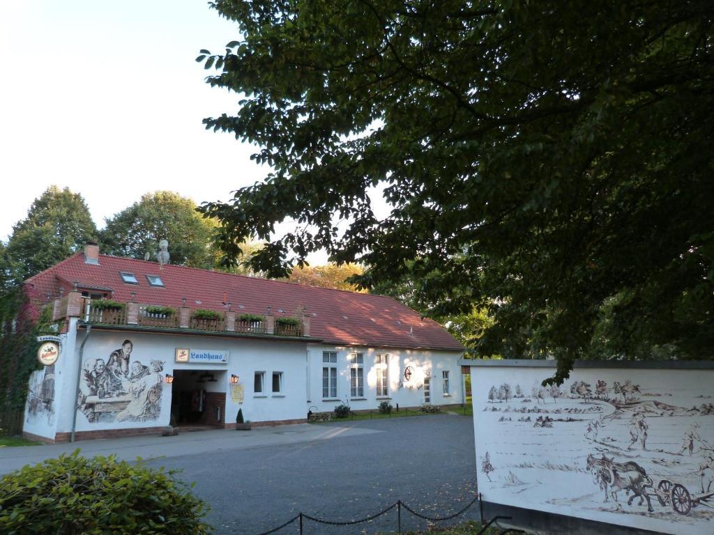 Landhaus Dargelin Hotel Behrenhoff Екстериор снимка