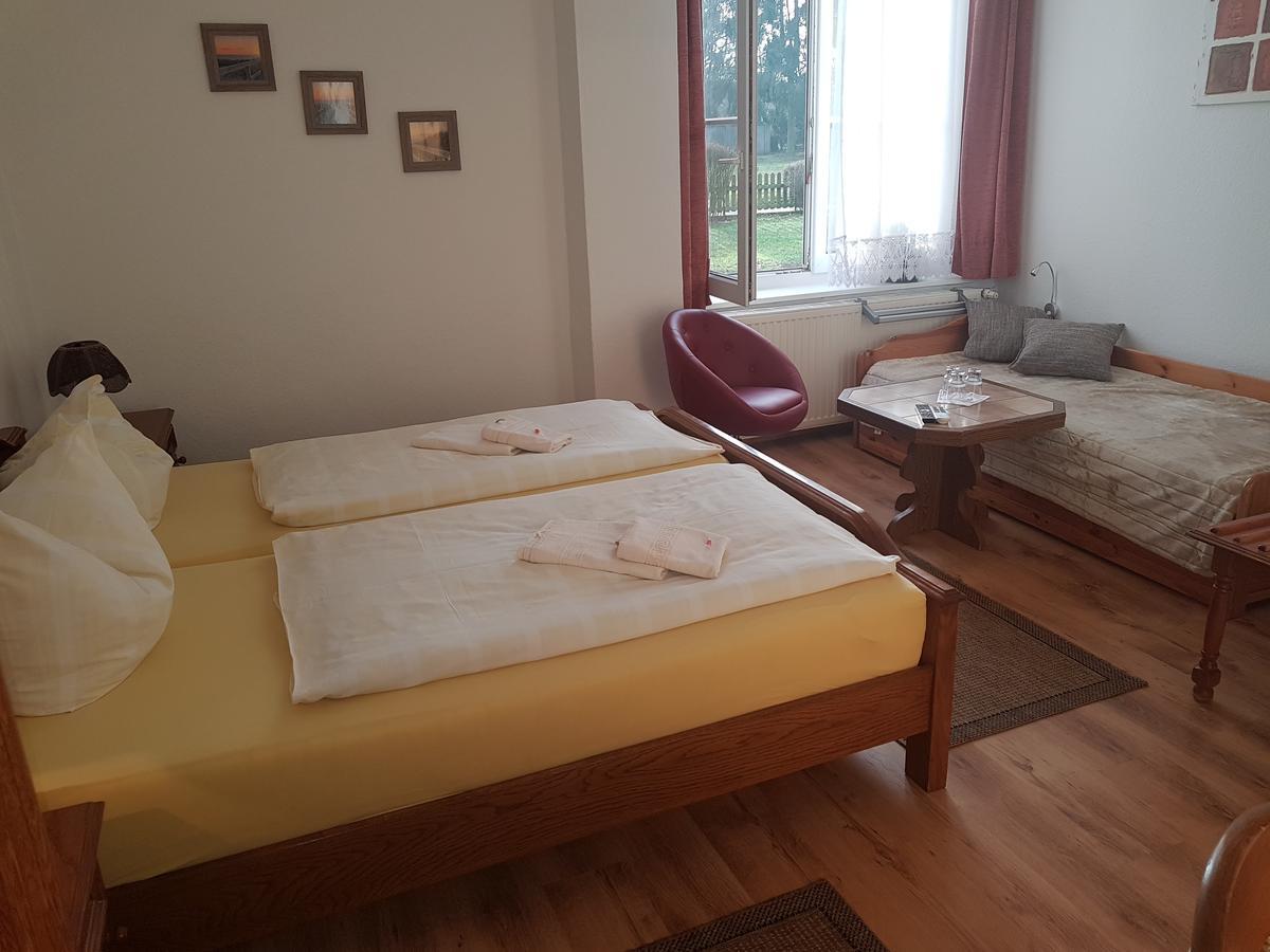Landhaus Dargelin Hotel Behrenhoff Екстериор снимка