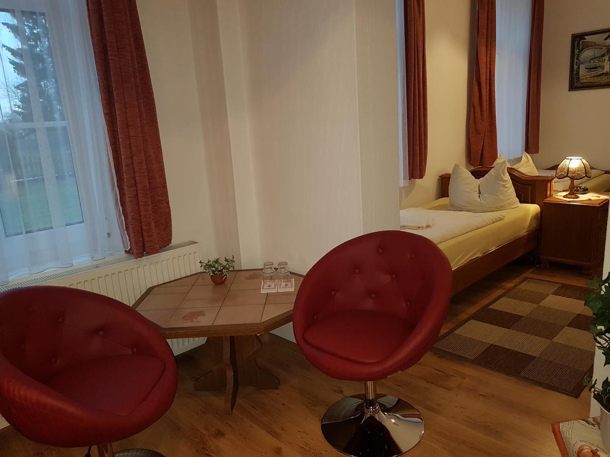 Landhaus Dargelin Hotel Behrenhoff Екстериор снимка