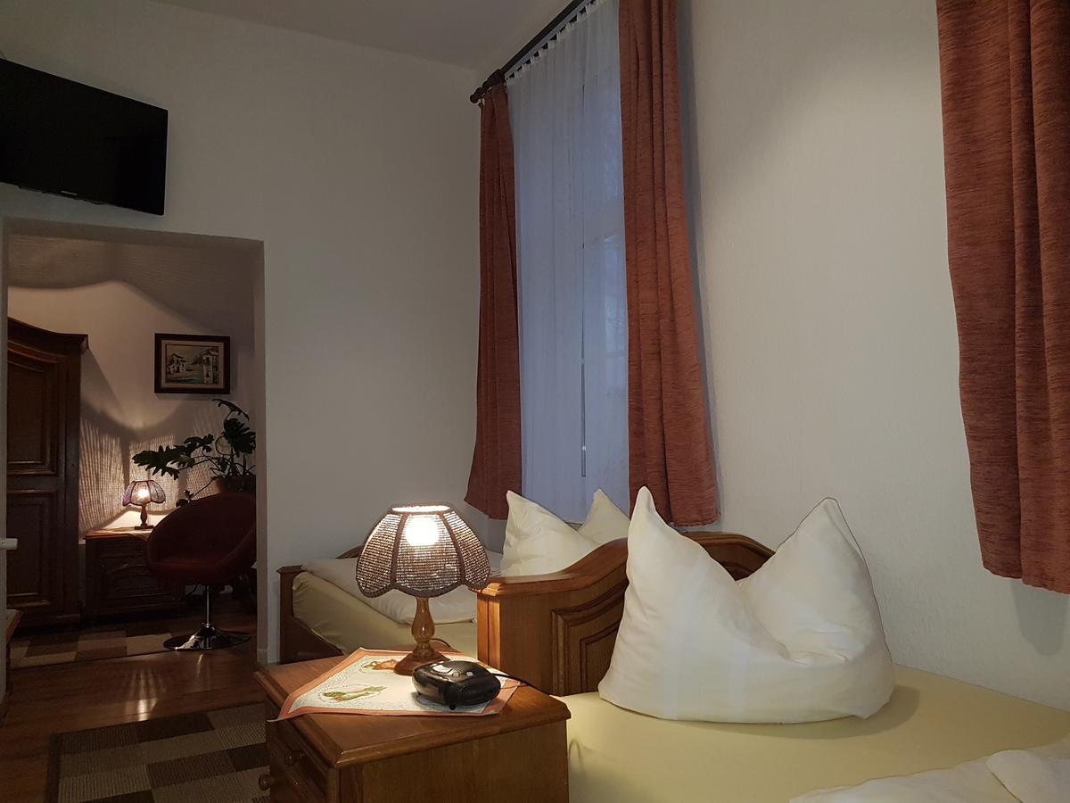 Landhaus Dargelin Hotel Behrenhoff Екстериор снимка