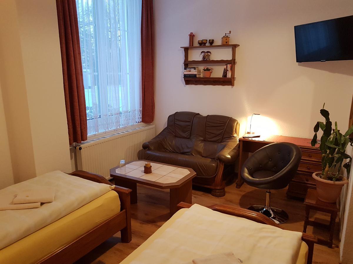 Landhaus Dargelin Hotel Behrenhoff Екстериор снимка